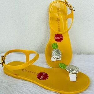 New! The Geli. Katy Perry 🍍 Pineapple Scented Sandals Women’s Size 7